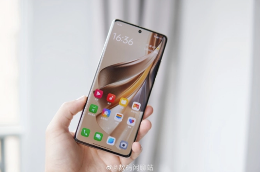 曝一加Ace 2 Pro：搭载674英寸15K屏幕(图1)